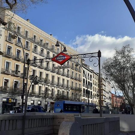 Hostal Daniel Madrid Ngoại thất bức ảnh