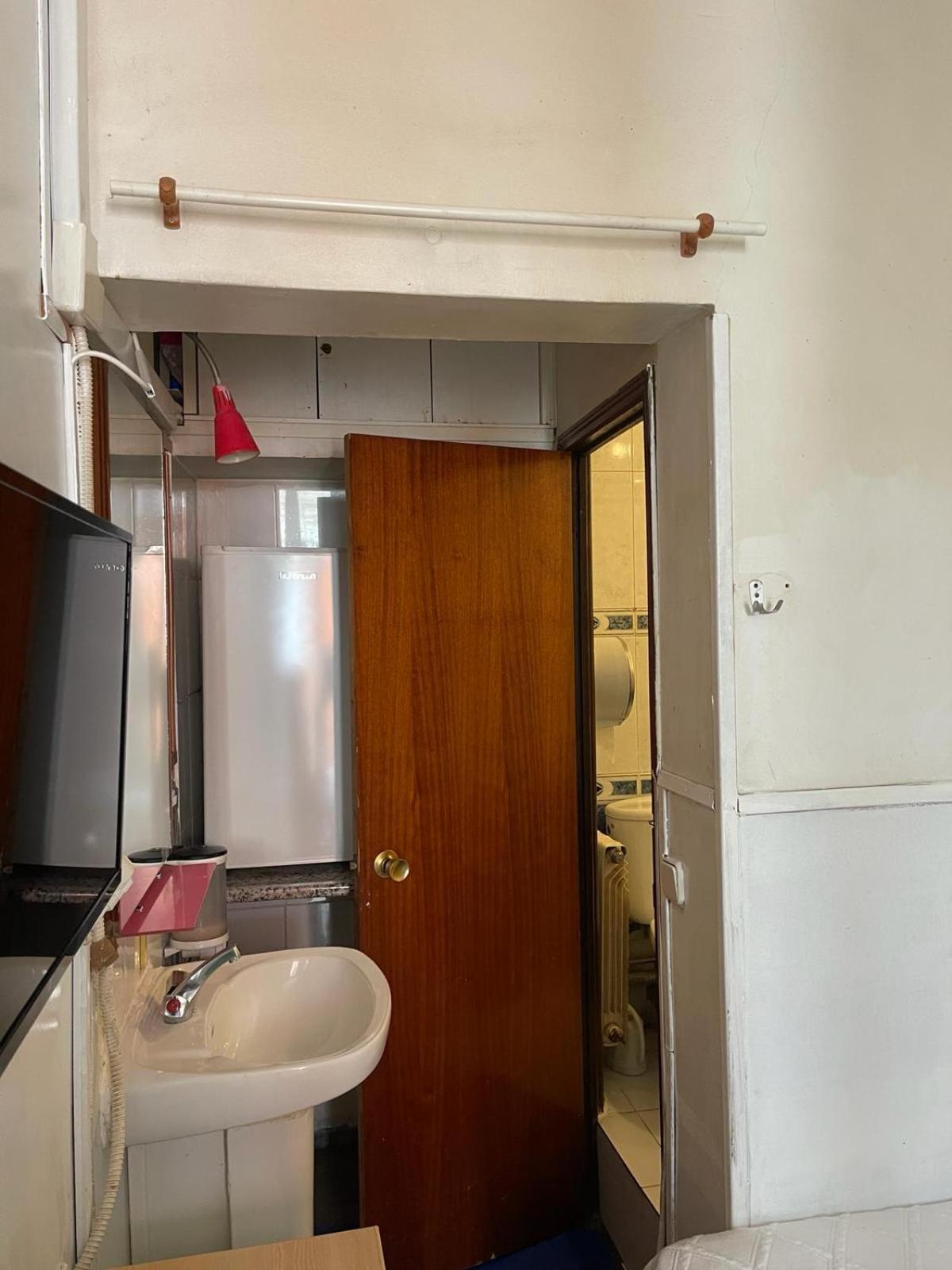 Hostal Daniel Madrid Ngoại thất bức ảnh