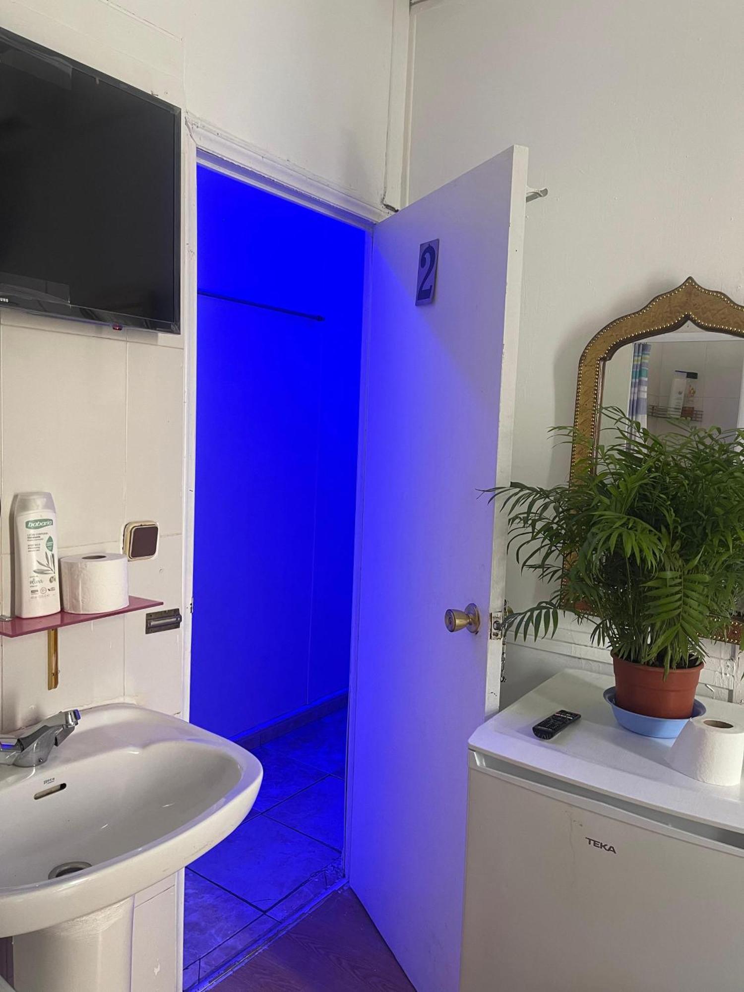Hostal Daniel Madrid Ngoại thất bức ảnh