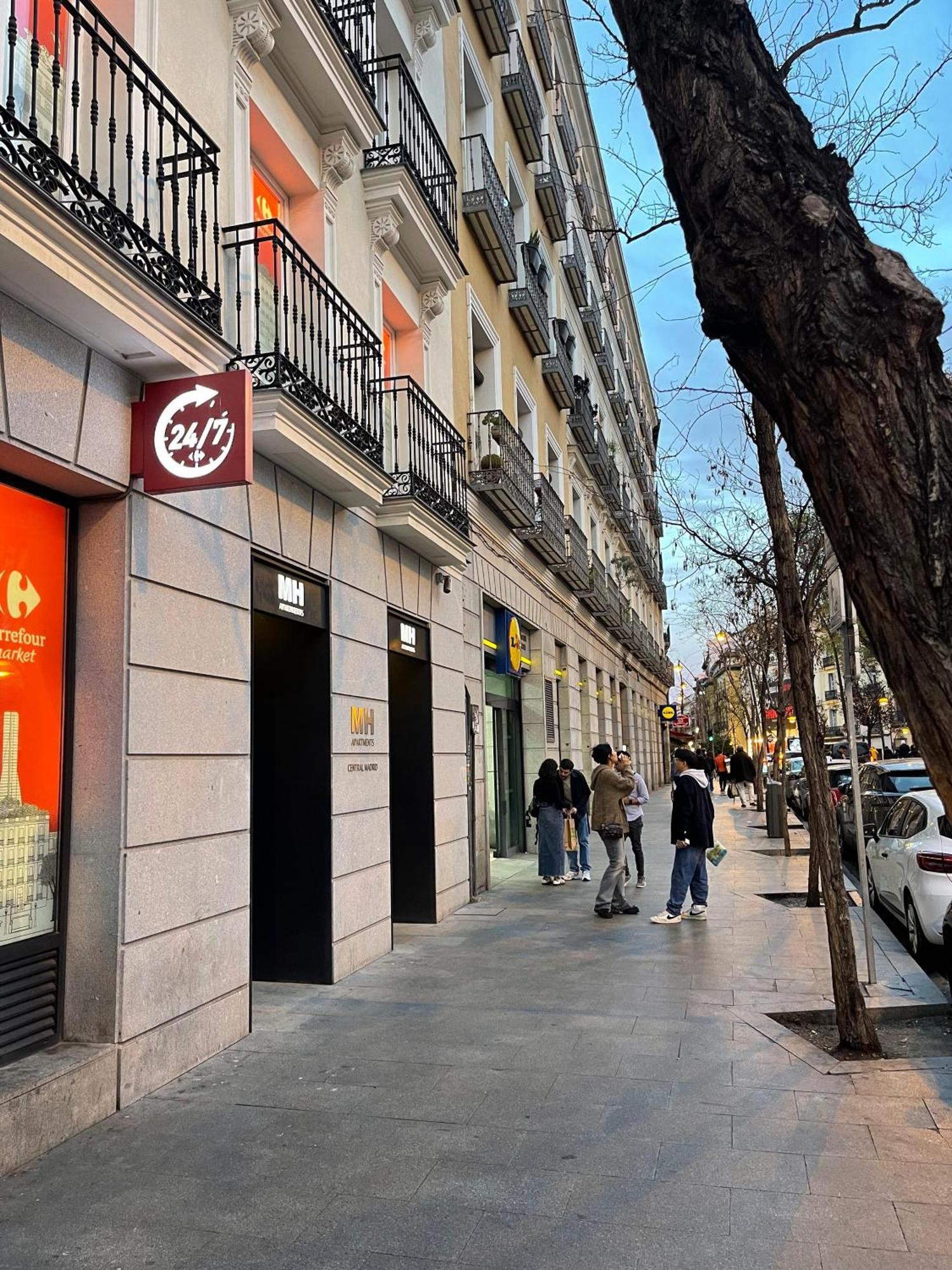 Hostal Daniel Madrid Ngoại thất bức ảnh