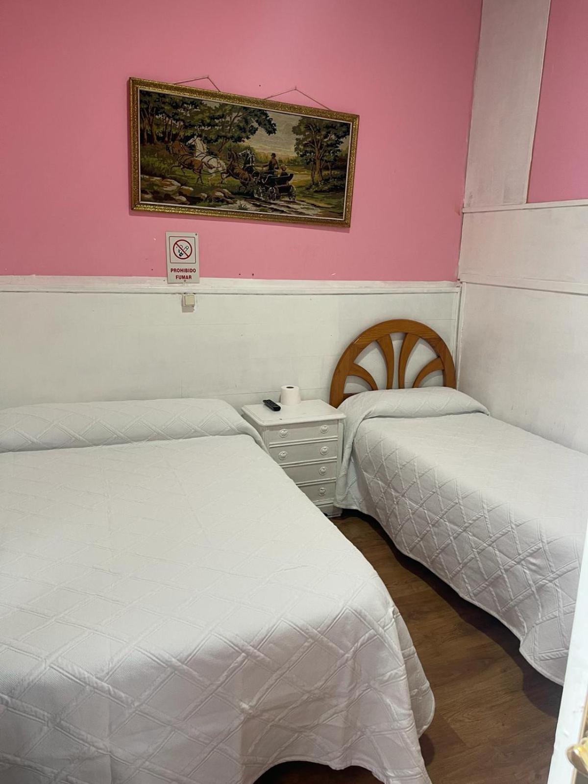 Hostal Daniel Madrid Ngoại thất bức ảnh
