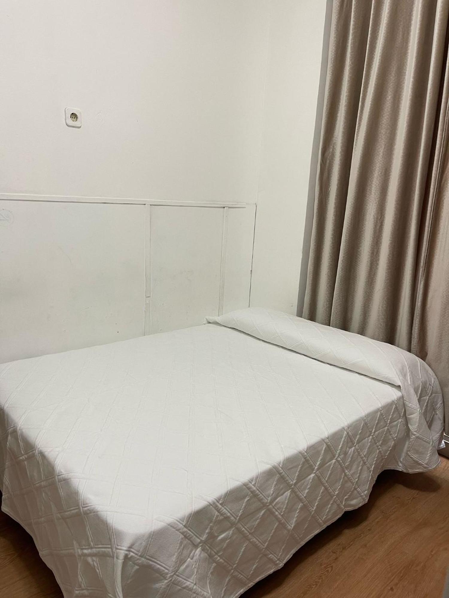 Hostal Daniel Madrid Ngoại thất bức ảnh